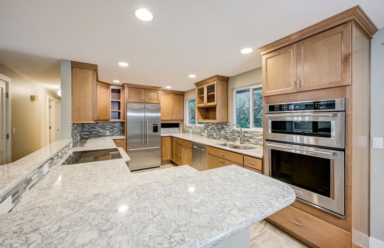 9700 45th Ave Ne - Photo 2 of 17