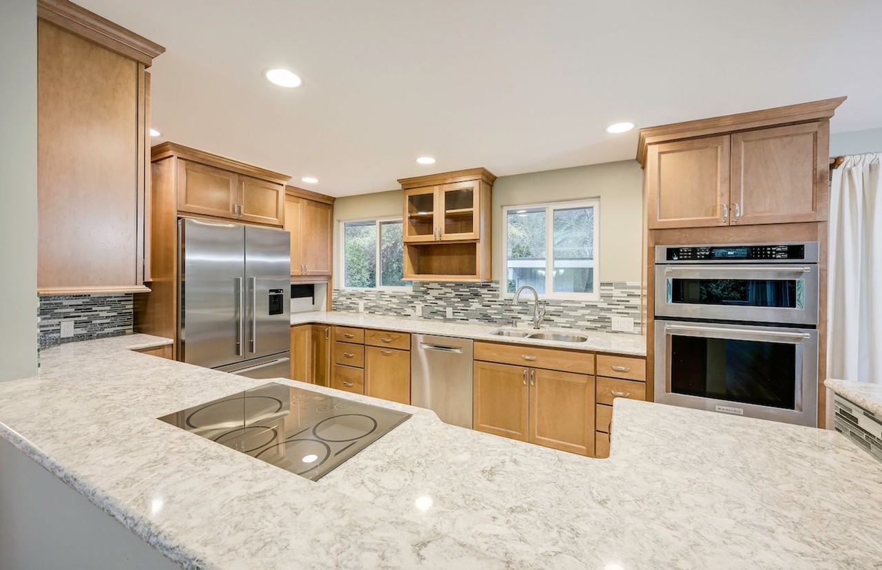 9700 45th Ave Ne - Photo 7 of 17