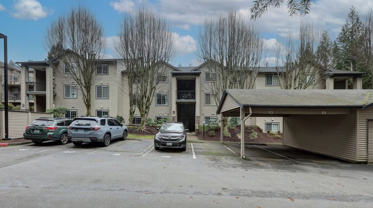 25025 Se Klahanie Blvd #J301