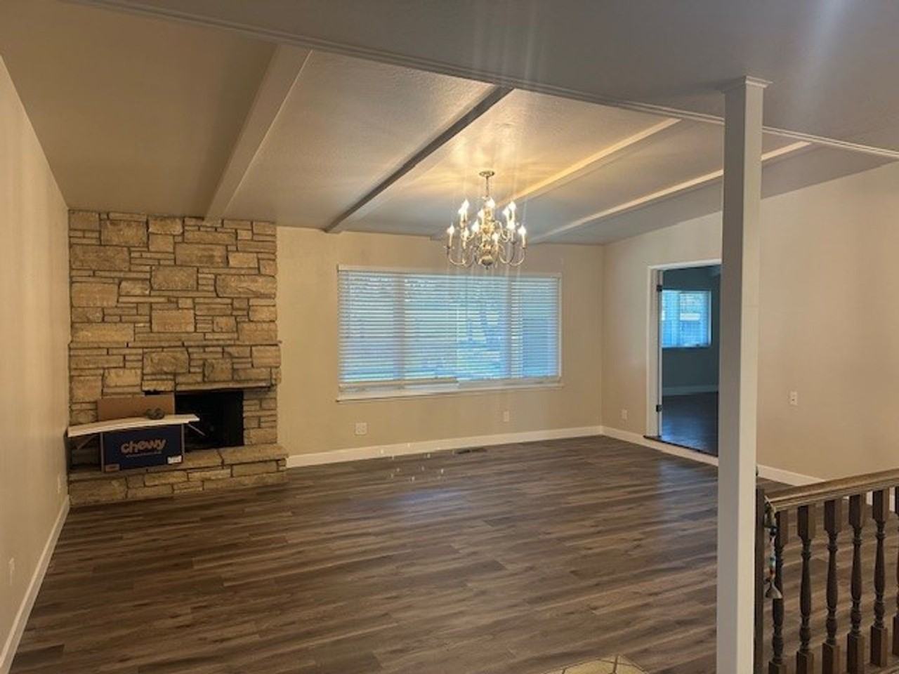 1310 Hillcrest Dr - Photo 2 of 12