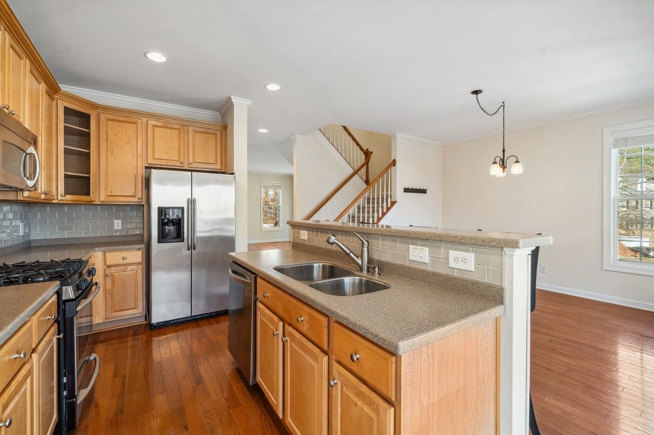 3631 Edgemont Dr - Photo 7 of 19