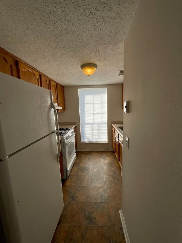 20 Knollwood Cir - Photo 2 of 10