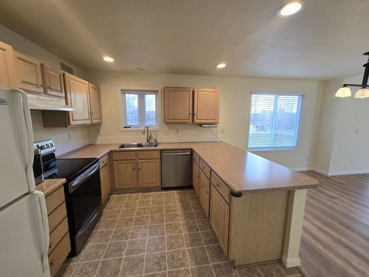 12453 Forest View St - Photo 3 of 19