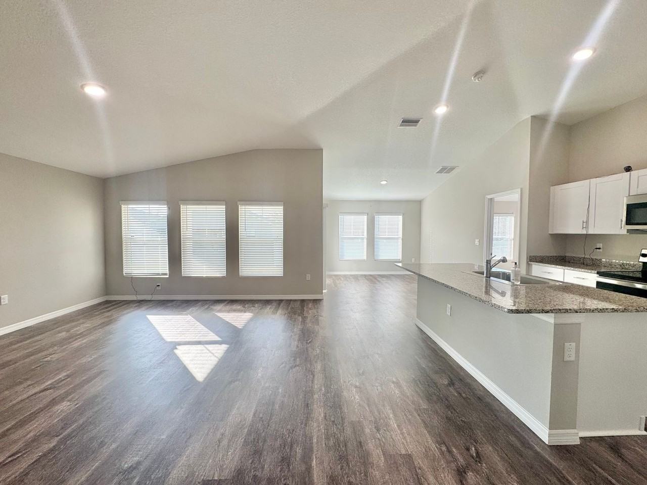 1580 Axel Cir - Photo 2 of 43