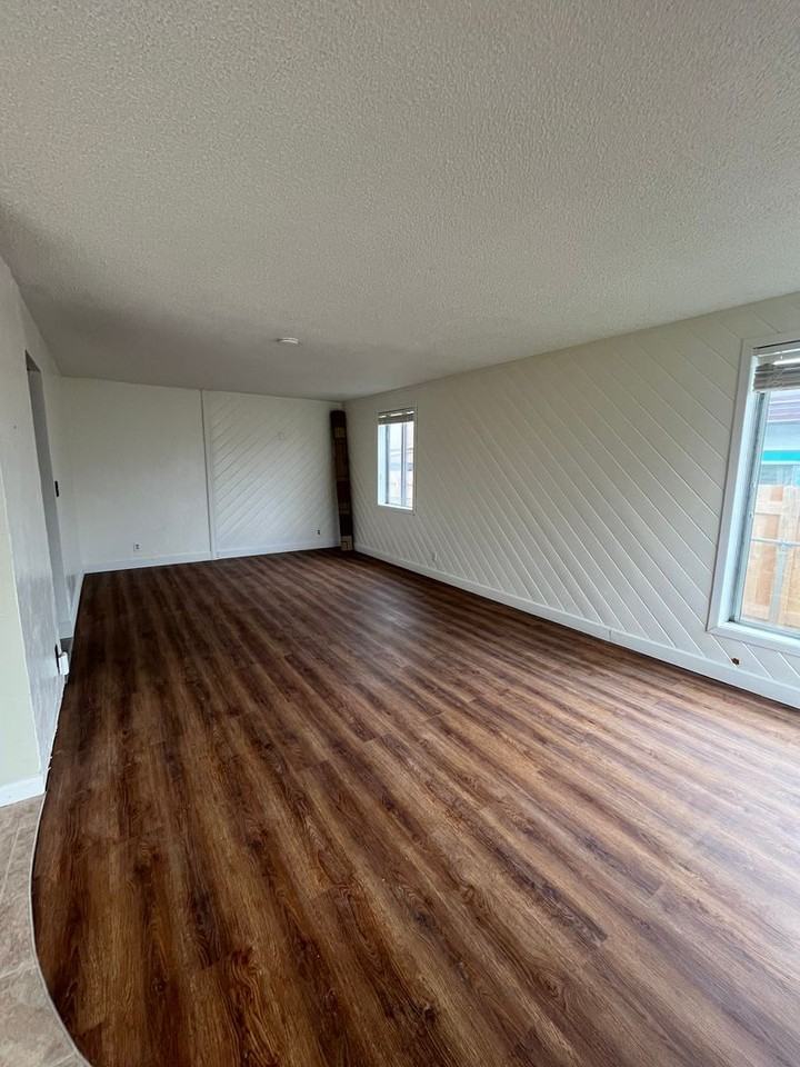 1719 G St - Photo 6 of 23