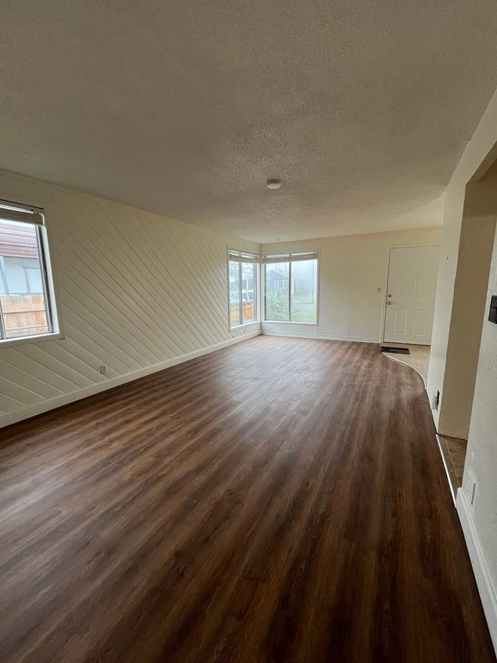 1719 G St - Photo 7 of 23