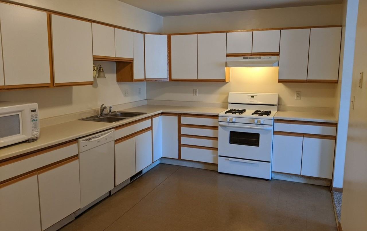 874 Fotis Drive - Photo 3 of 24