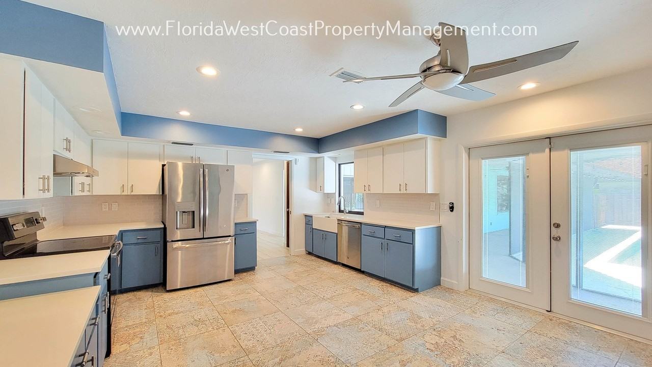 5428 Beneva Woods Way - Photo 2 of 28