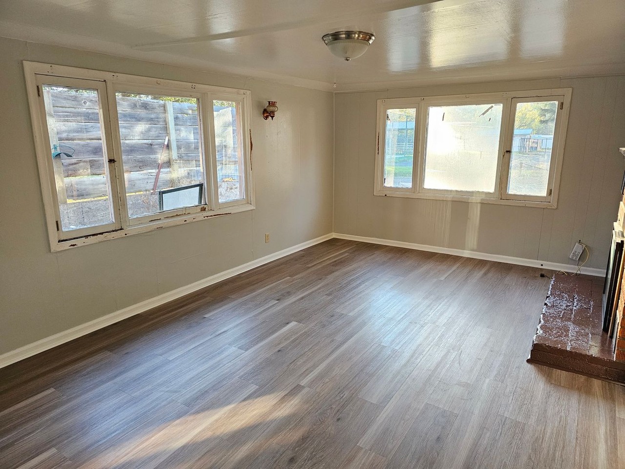 379 N 1st St - Photo 2 of 11