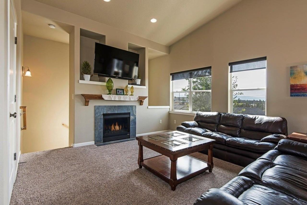 63792 Hunters Cir - Photo 2 of 19