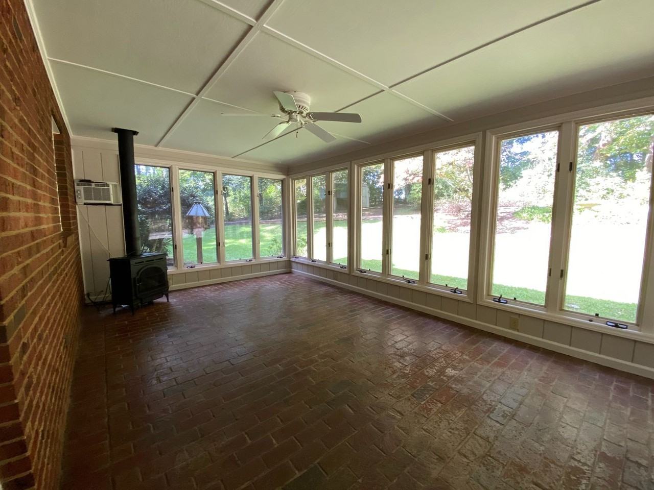 1407 June Rd - Photo 5 of 37