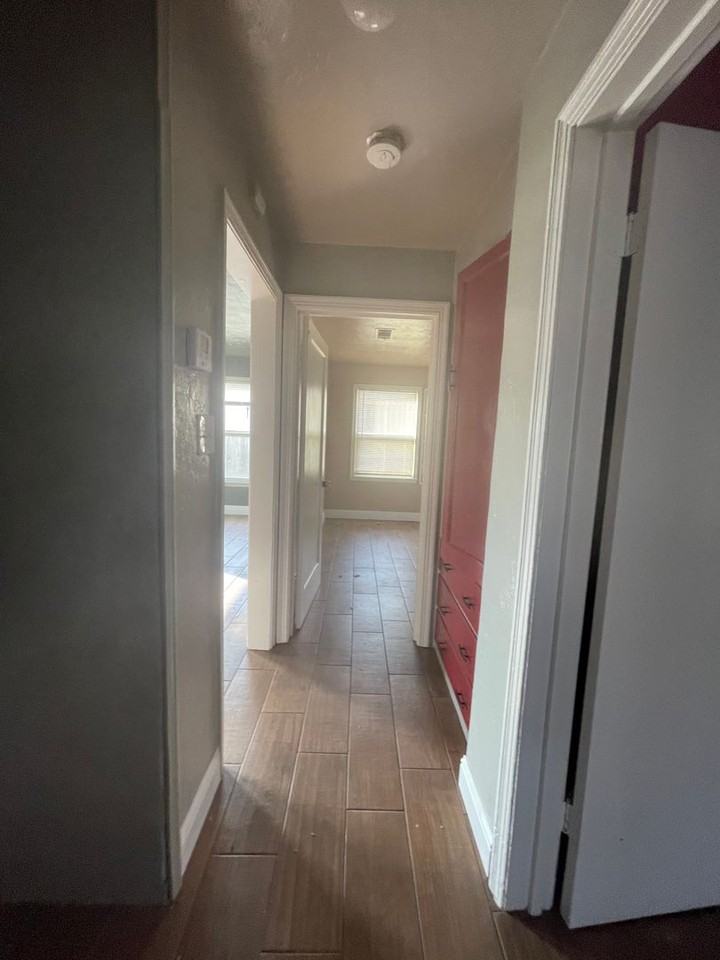 426 Pine St - Photo 6 of 13