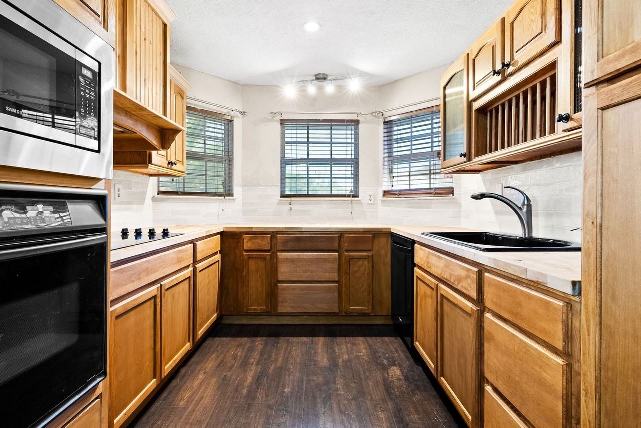 2407 Hidden Valley Dr - Photo 5 of 22