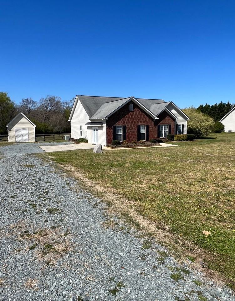 5115 Duncan Rd - Photo 2 of 18