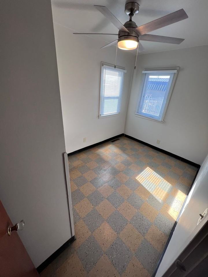 413 Yellowstone Ave - Photo 3 of 7