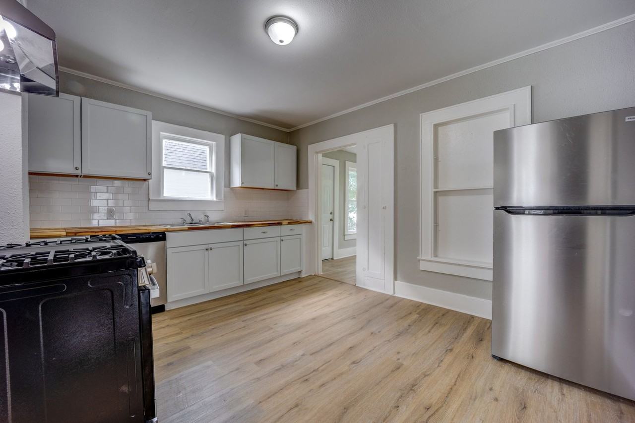 1316 S 22nd St - Photo 2 of 21