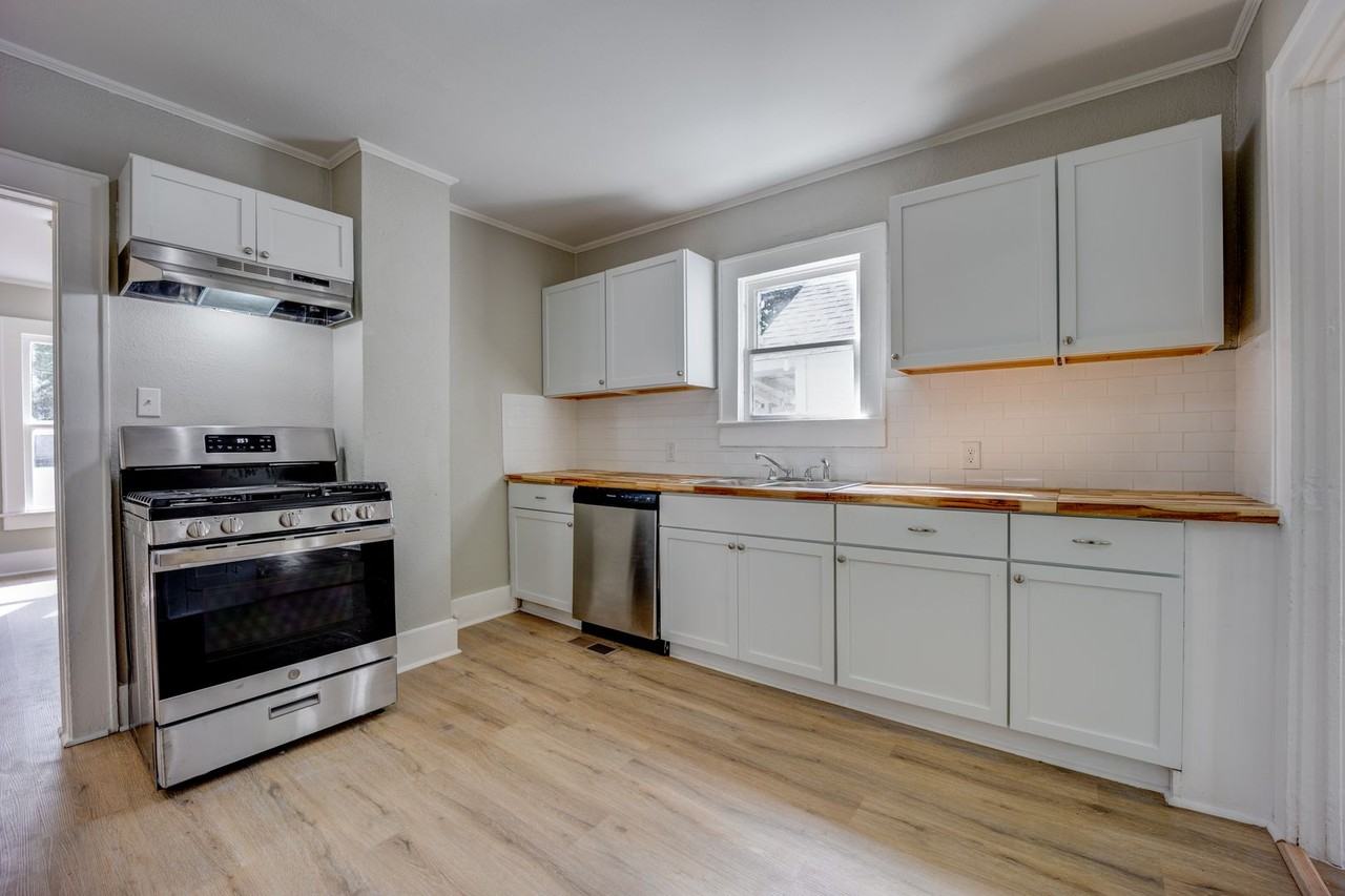 1316 S 22nd St - Photo 5 of 21