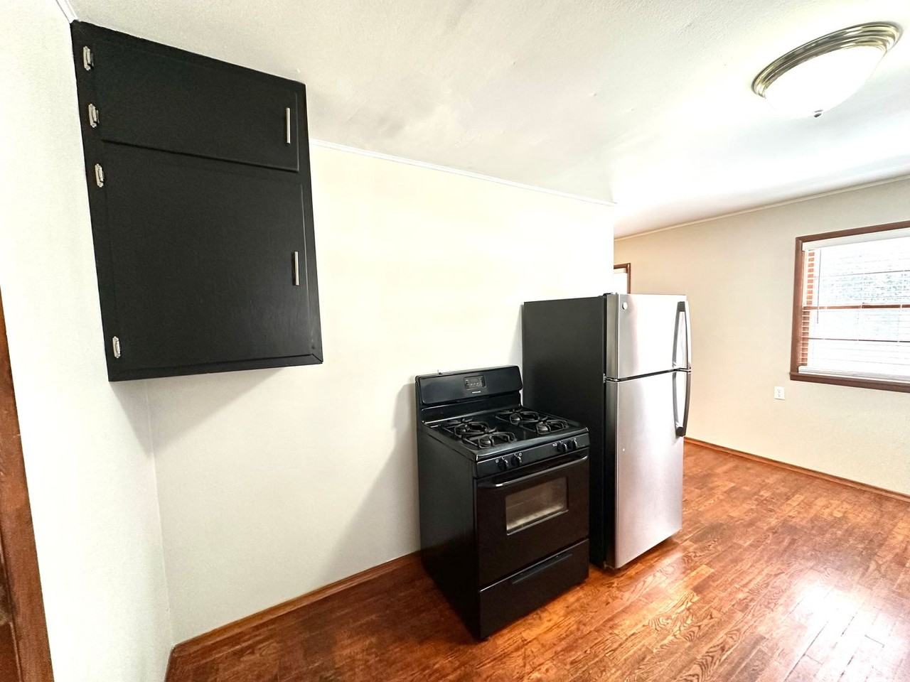 2002 W 11th St - Photo 5 of 22