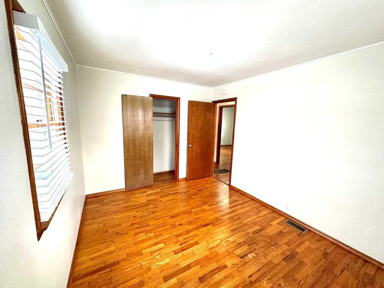 2002 W 11th St - Photo 6 of 22