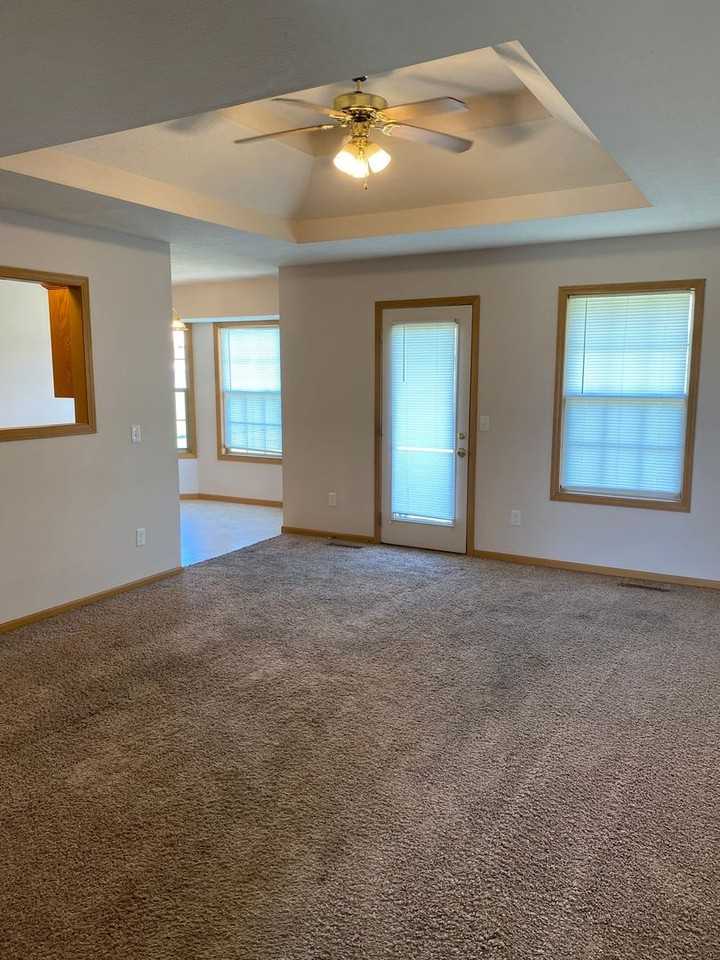 124 Arrowhead Rd - Photo 3 of 20