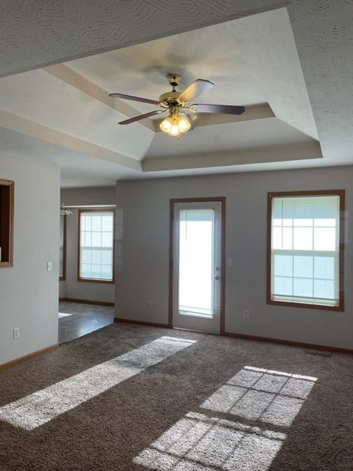 124 Arrowhead Rd - Photo 5 of 20