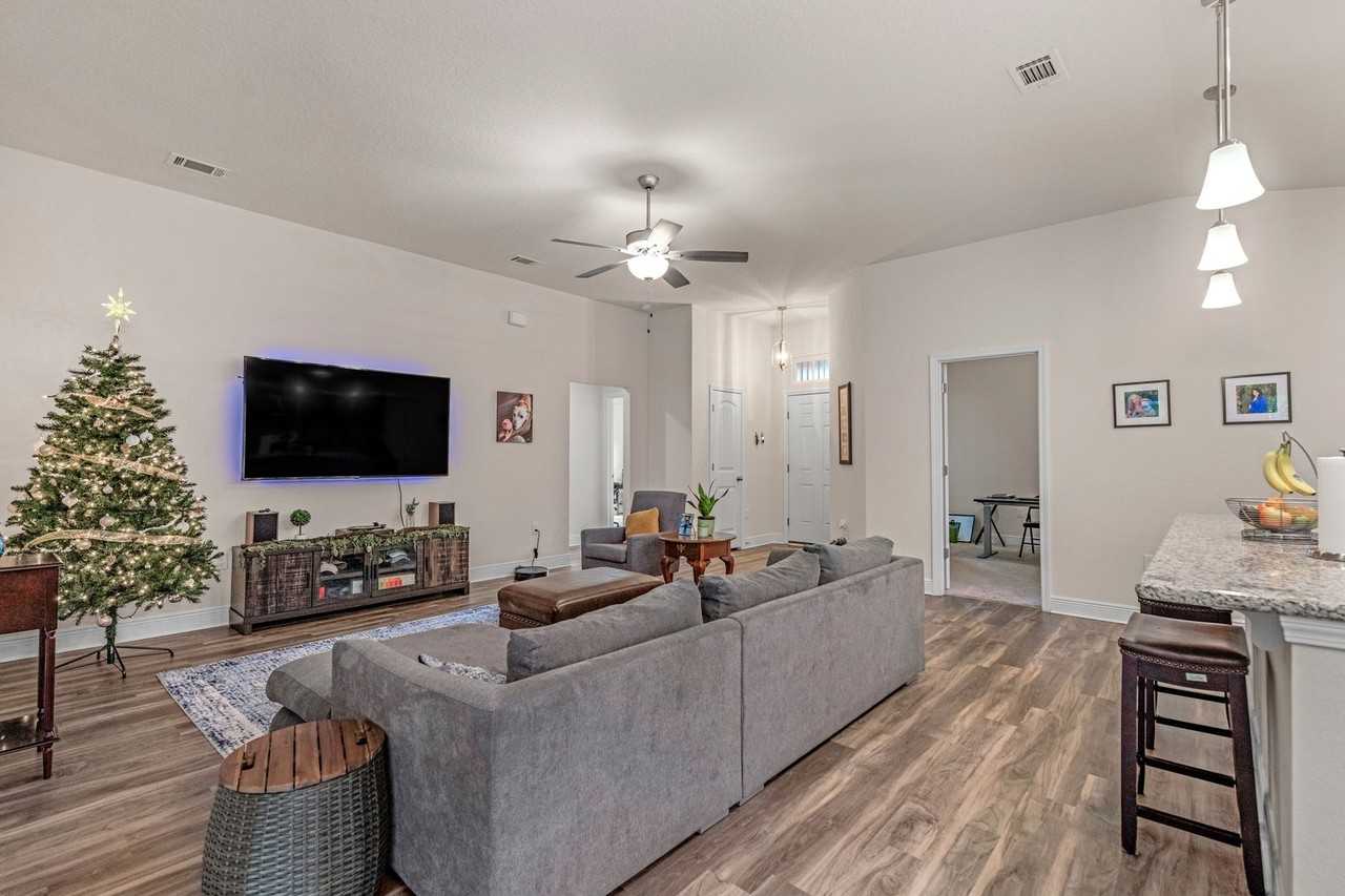 5101 Peach Dr - Photo 2 of 29