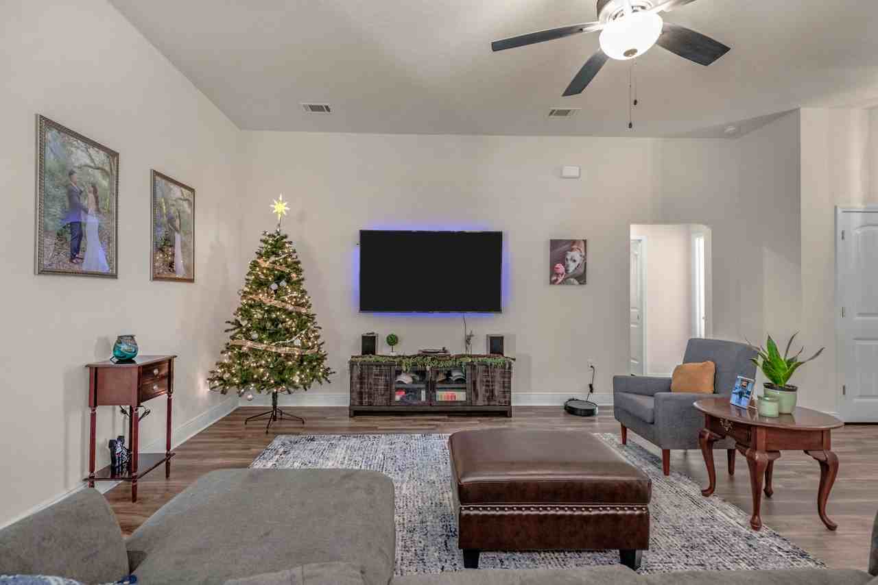 5101 Peach Dr - Photo 3 of 29