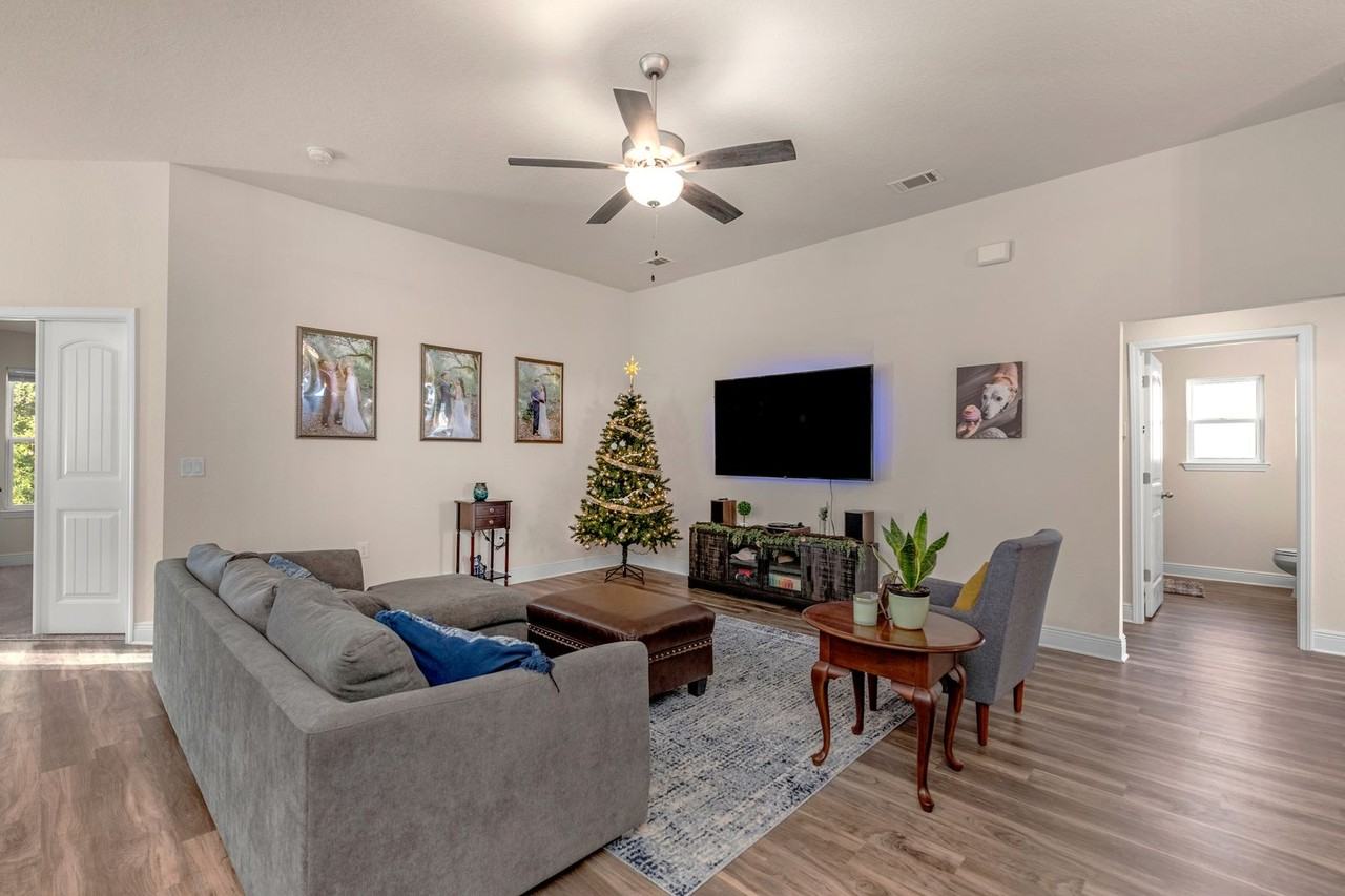 5101 Peach Dr - Photo 4 of 29
