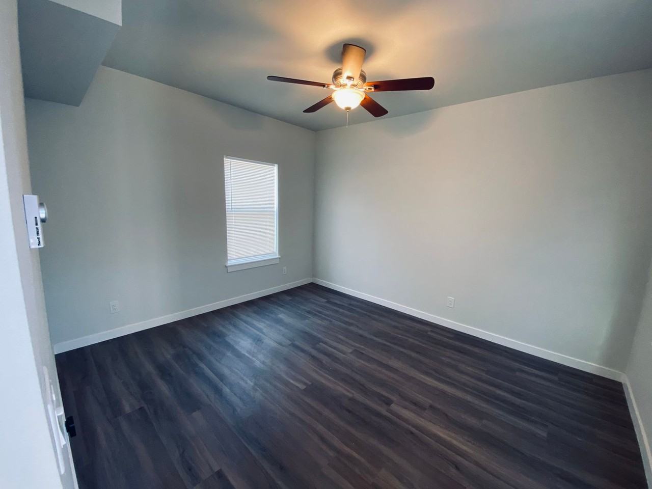 3405 Rockefeller Ave #D - Photo 5 of 20