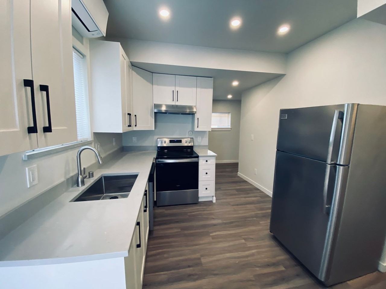 3405 Rockefeller Ave #D - Photo 6 of 20