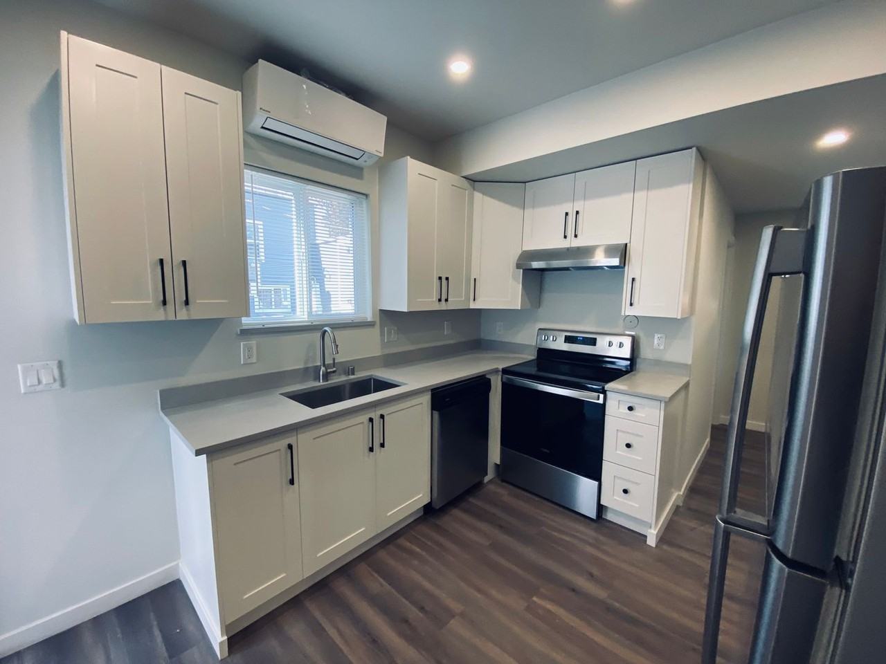 3405 Rockefeller Ave #D - Photo 7 of 20