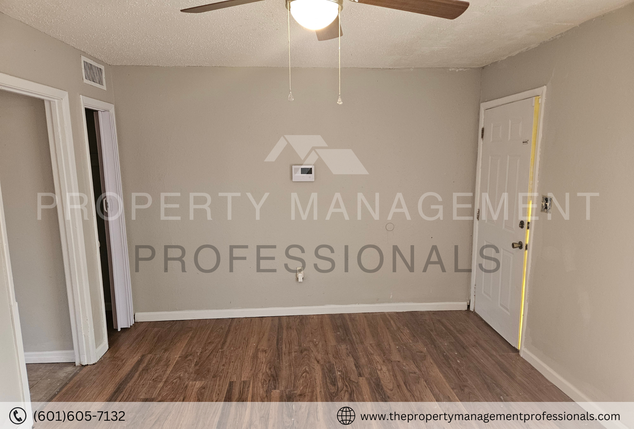 1324 Marydale Dr - Photo 4 of 25