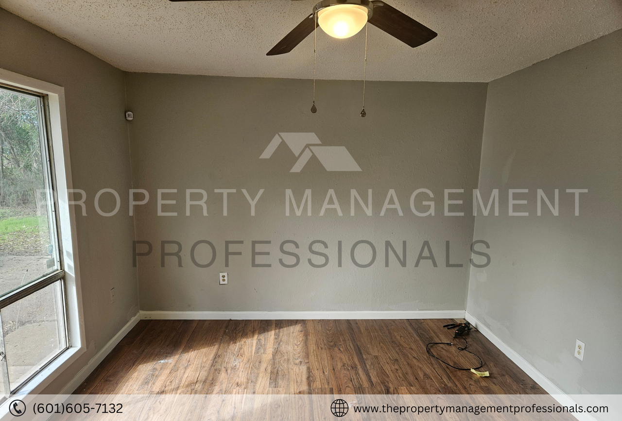 1324 Marydale Dr - Photo 5 of 25