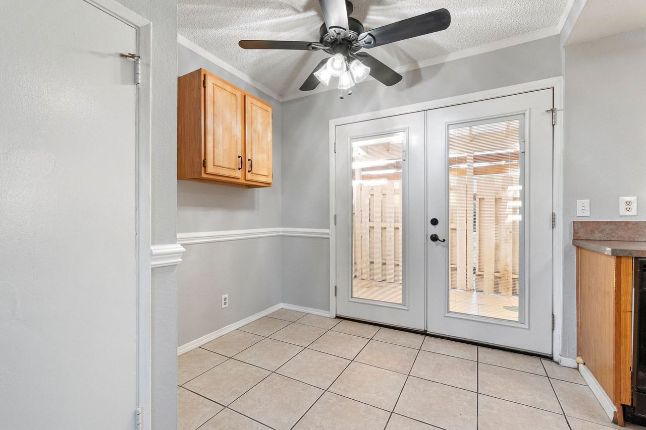 4770 Topaz St - Photo 6 of 23