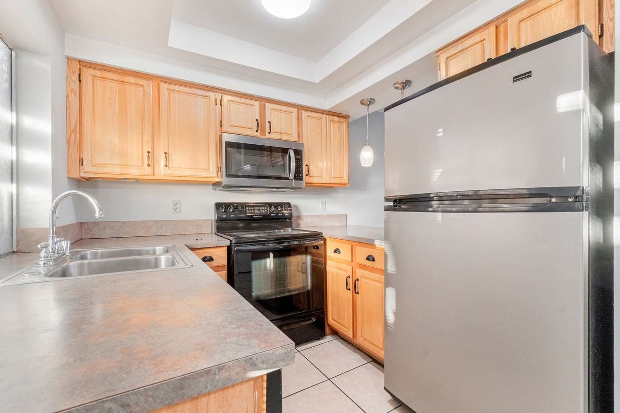 4770 Topaz St - Photo 7 of 23