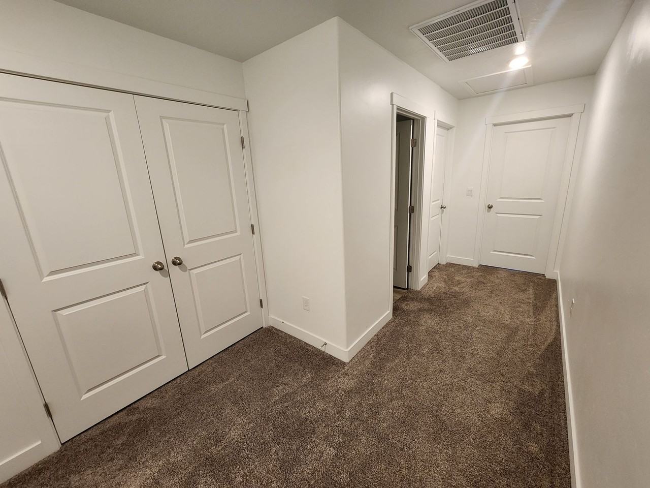 506 S May Dr - Photo 7 of 19