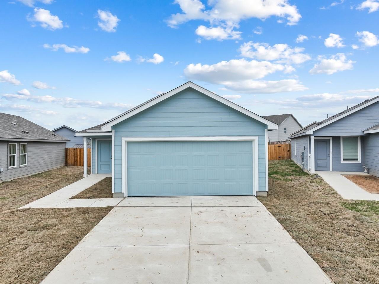 1111 Crenshaw Way - Photo 5 of 33