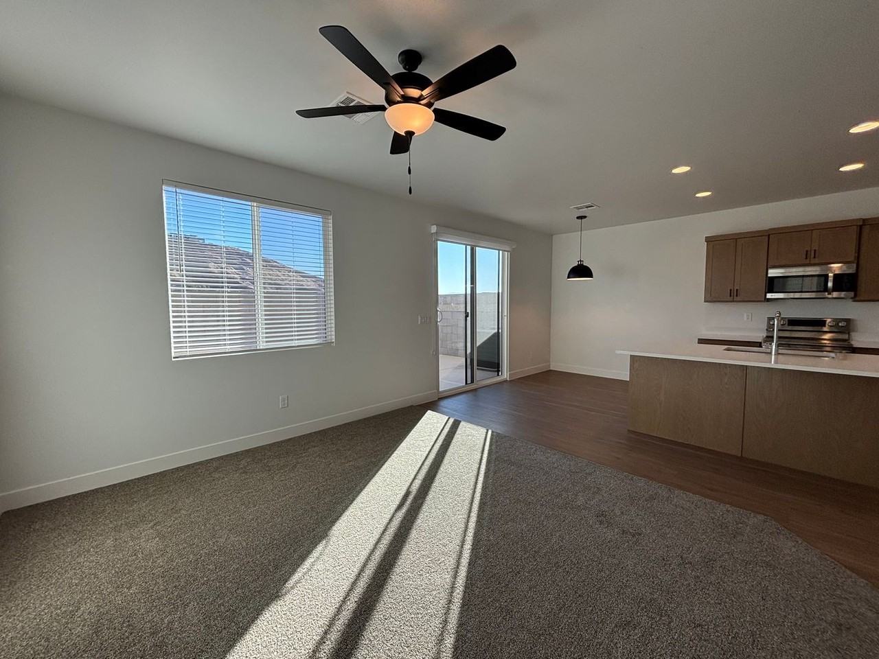 476 E Heritage Place Dr - Photo 3 of 39