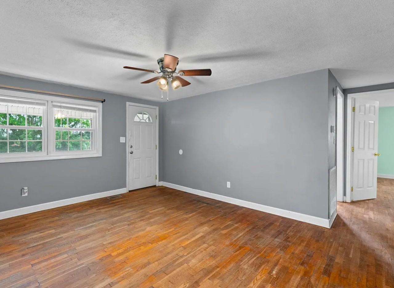 922 Chittum Dr - Photo 3 of 11