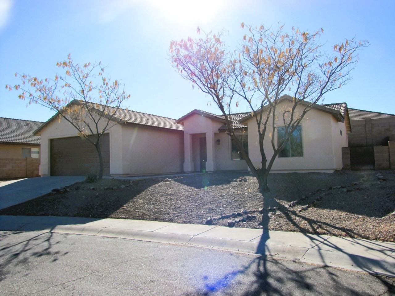 1450 Silverado Dr - Photo 3 of 24
