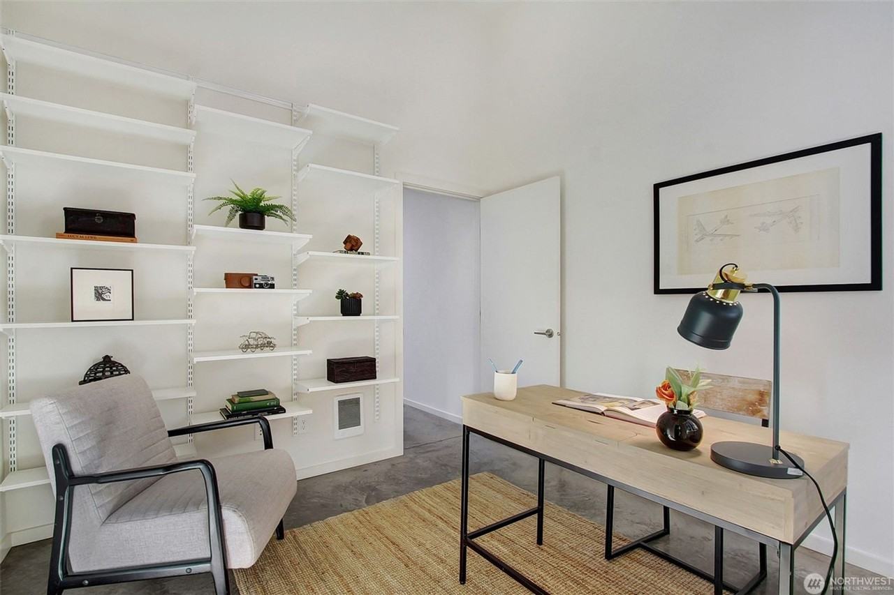 7503 25th Ave Ne - Photo 3 of 35