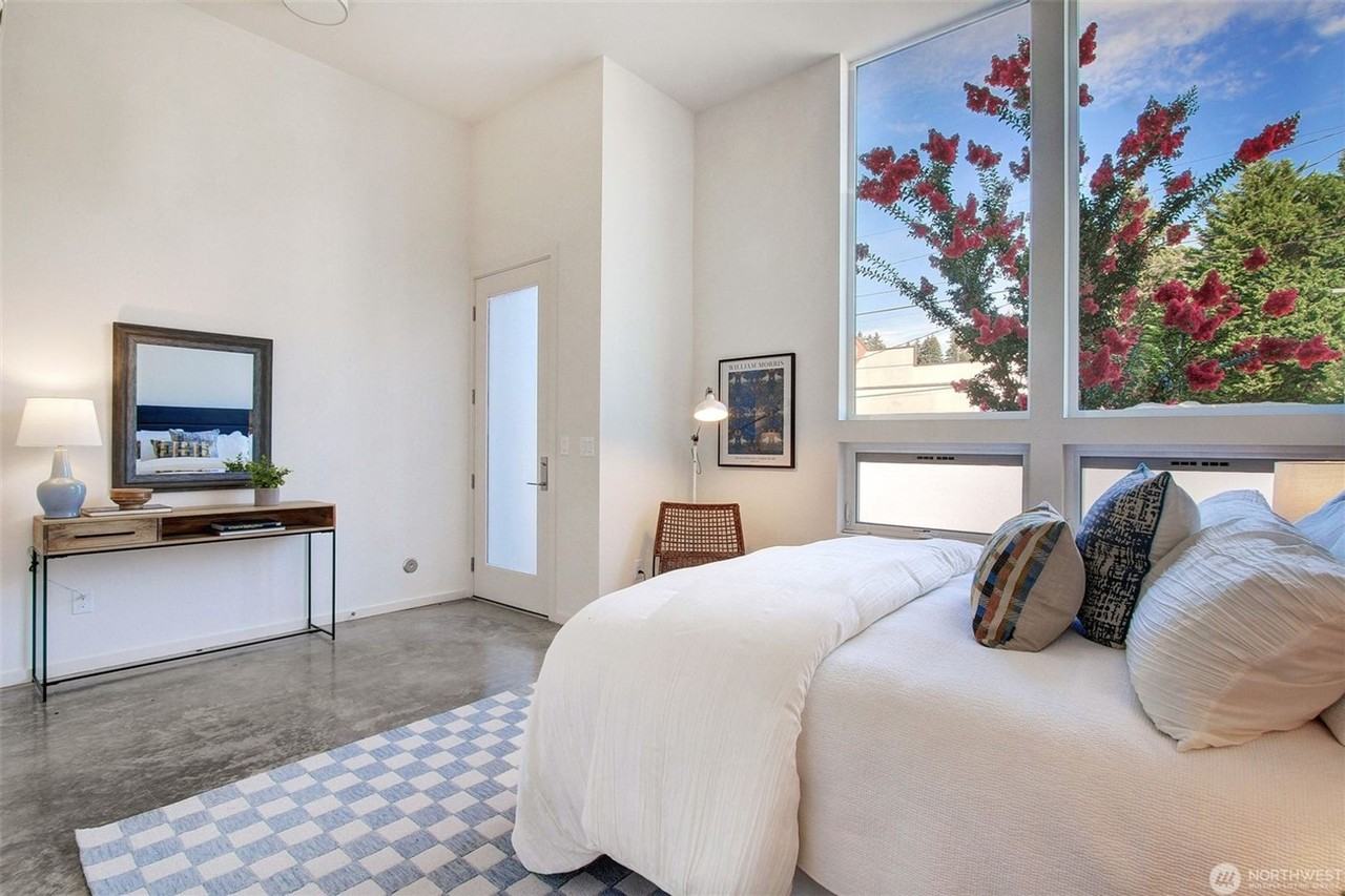 7503 25th Ave Ne - Photo 6 of 35