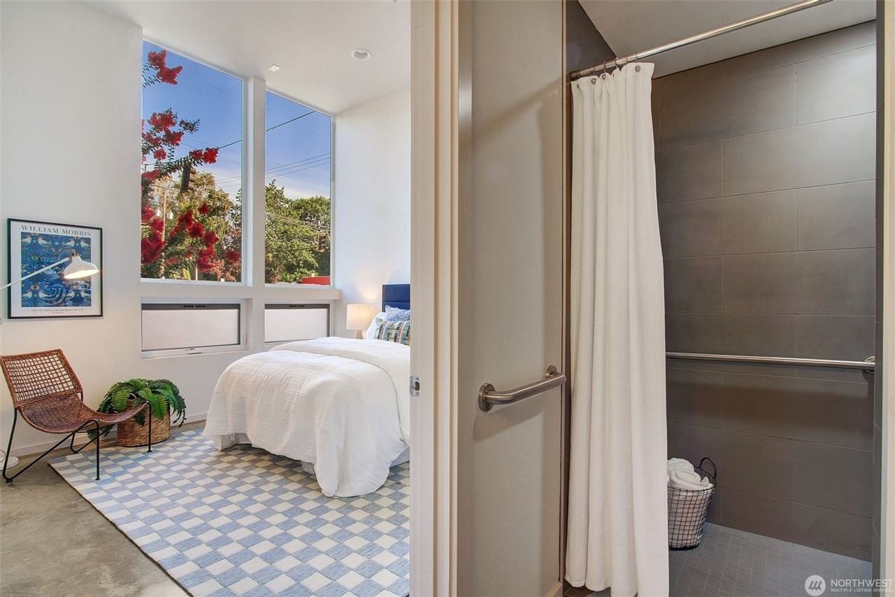 7503 25th Ave Ne - Photo 7 of 35