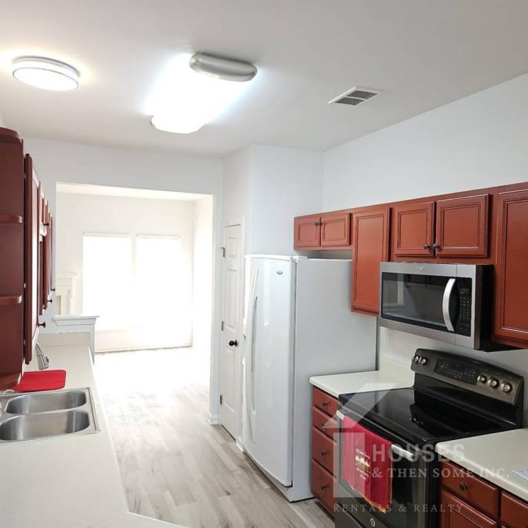 151 Spring Crossing Cir - Photo 3 of 12