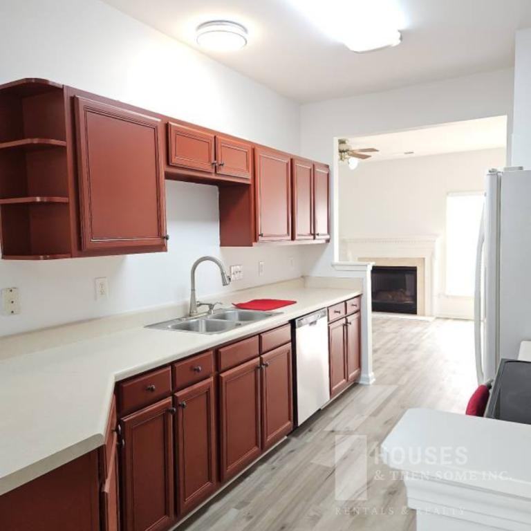 151 Spring Crossing Cir - Photo 4 of 12