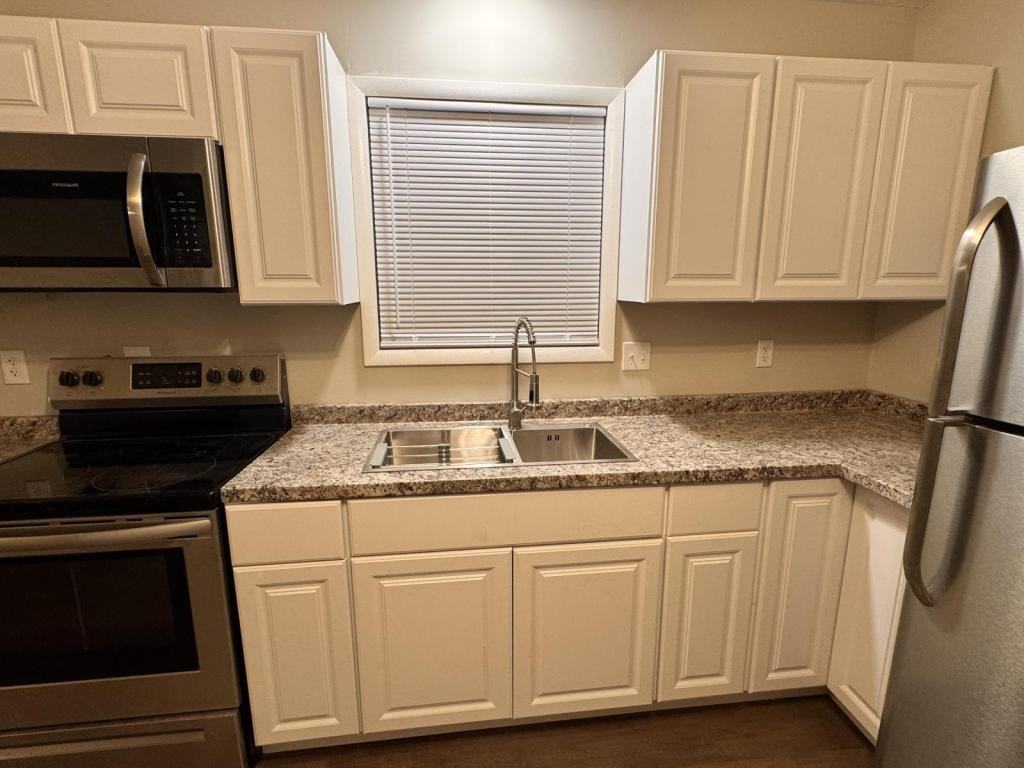 1431 Mathau Ct Fayetteville NC 28304 - Photo 4 of 10