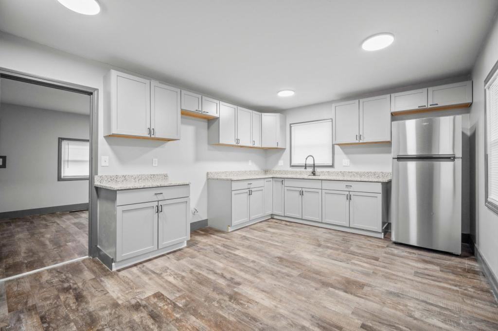 4213 Saylor St - Photo 3 of 17
