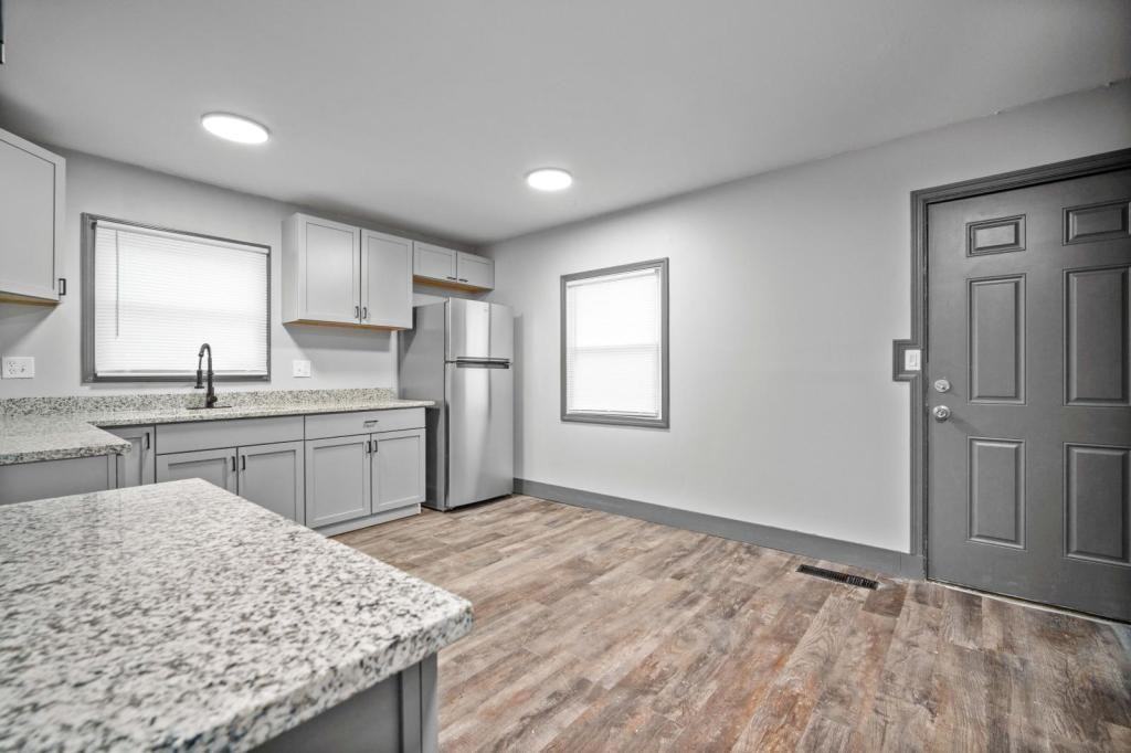 4213 Saylor St - Photo 6 of 17