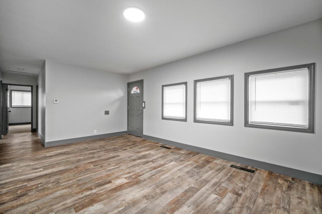 4213 Saylor St - Photo 7 of 17