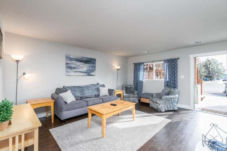 4051 Garden Ct - Photo 4 of 31